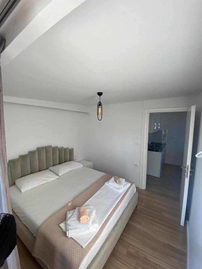 Glow Sarande